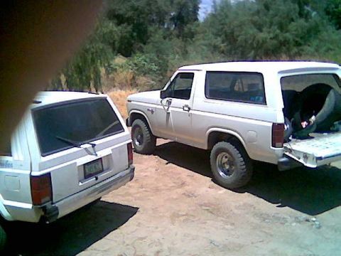 1980 Ford Bronco - i thought jeeps were tuff guess not this one