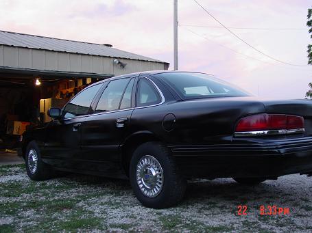 1995 Ford Crown Victoria photo