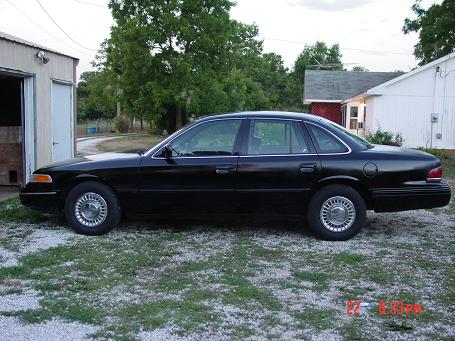 1995 Ford Crown Victoria photo