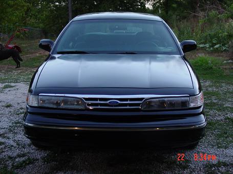 1995 Ford Crown Victoria photo