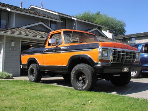 1979 Ford Bronco - This 1978 Ford Bronco features a two-tone paint scheme and off-road tires.