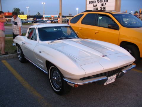 1993 Ford Taurus - Corvette Stingray