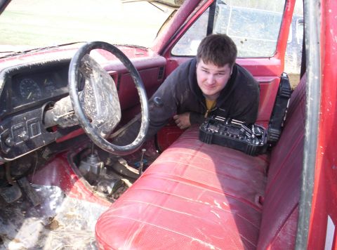 1984 Ford Bronco - turning wrench... shift forks on top of transmission cover dont like to be forced when the clutch isnt working properly......
