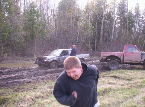 1984 Ford Bronco - Chad getting a couple rotations offa the kumhos.... Martin is all giggles