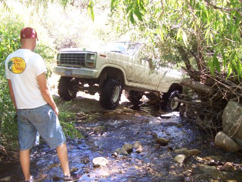 1981 Ford F-150 - Scott spotting me up the fall