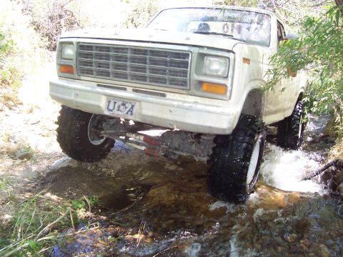 1981 Ford F-150 - Getting the front up