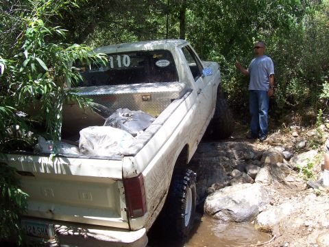 1981 Ford F-150 - Tim spotting me over the fall