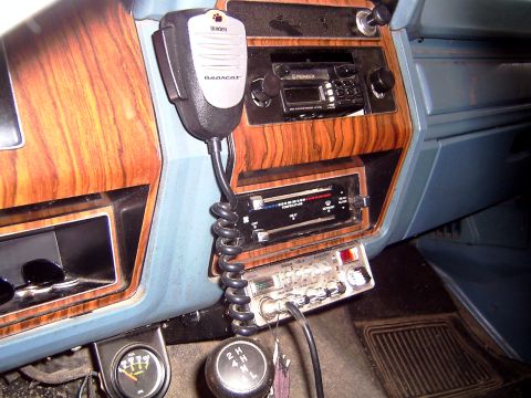 1981 Ford Bronco - This is where I mounted my CB. Really nice spot, right in arms length when you need it.