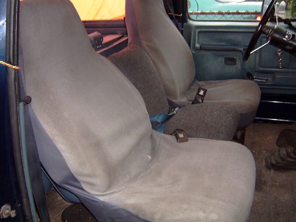 This is the middle seat I put in for one extra person.  Really nice if you really don't want a bench, but you want seating for 6.