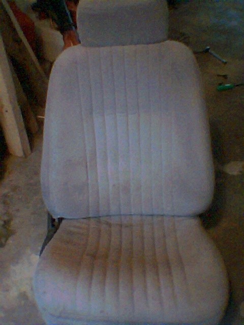 1986 Ford Bronco - A single car seat is shown, with a watermark for "Supermotors.net" at the bottom right.