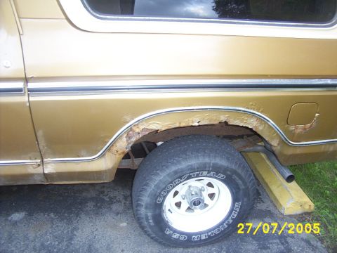 1979 Ford Bronco - Badly rusted Quarter Panel