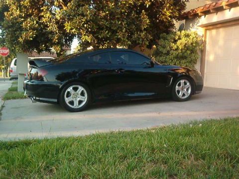 2003 Hyundai Tiburon photo