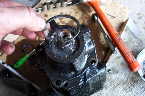 1992 Ford Bronco - Remove the snap ring