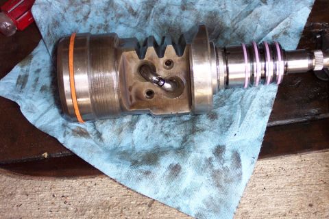 1992 Ford Bronco - Reinstalling the worm gear. Notice that the ball retainer is not installed yet. You will need to rotate the worm gear back and forth to get…