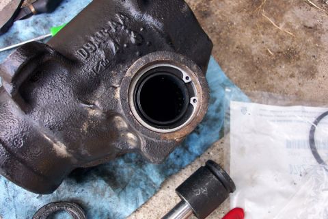 1992 Ford Bronco - Here are the new seals and snap ring installed.