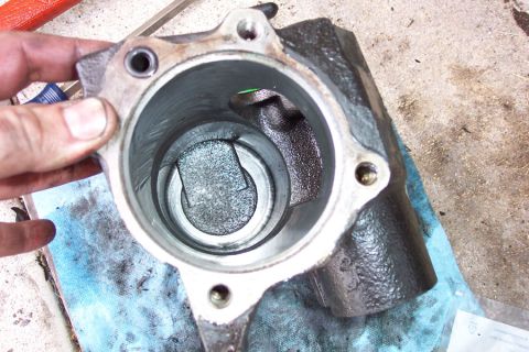 1992 Ford Bronco - Here is the empty gearbox