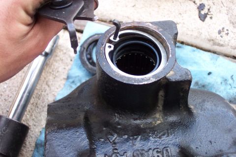 1992 Ford Bronco - Here are my ex-snap ring pliers. Time to invest in some Snap-On ones.