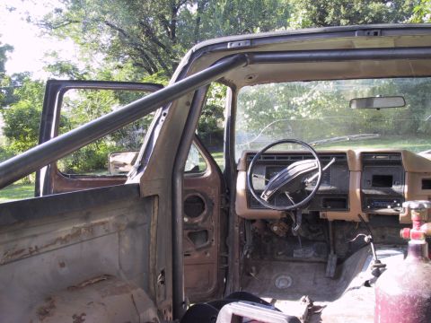 1983 Ford Bronco - main hoop left