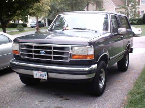 1989 Ford Bronco - This Ford Bronco appears to be from the early to mid-1990s, not a 1989 model.