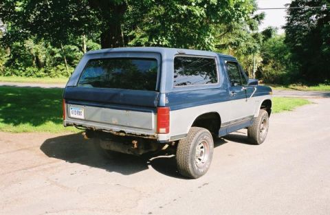 1978 Ford Bronco - This Ford Bronco appears to be from the early 1980s, not a 1978 model as claimed.