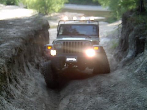 2004 Jeep Wrangler - climbing3