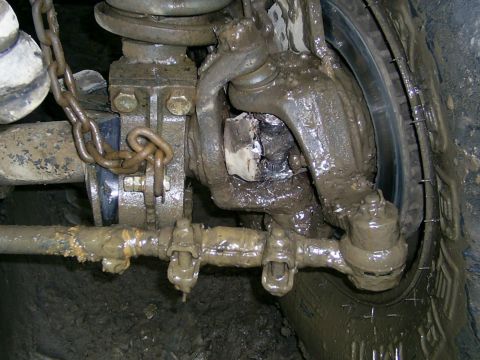 1977 Ford F-150 - broken inner axle, outter axle, and u-joint. radius arm also came off of c-bushings