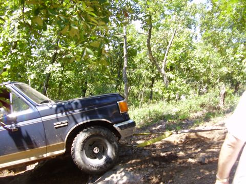 1990 Ford Bronco - Hooked up the tow strap