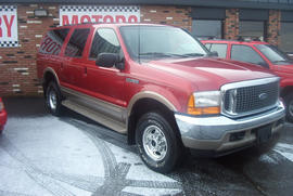 2000 Ford Excursion photo