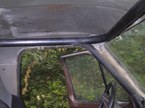 1983 Ford Bronco - drivers-side leg to hoop