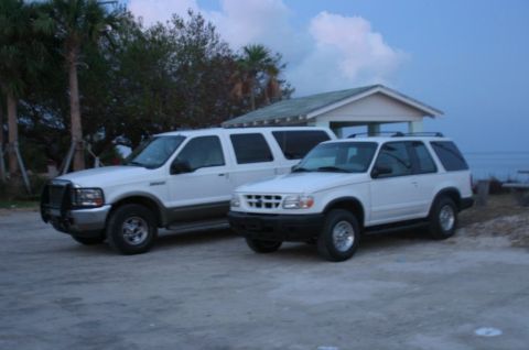 2001 Ford Excursion photo