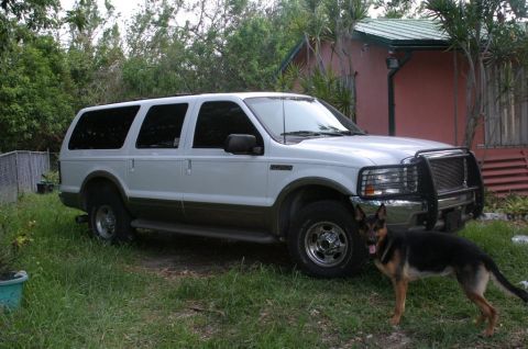 2001 Ford Excursion photo