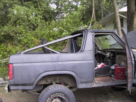 1983 Ford Bronco - side view of back