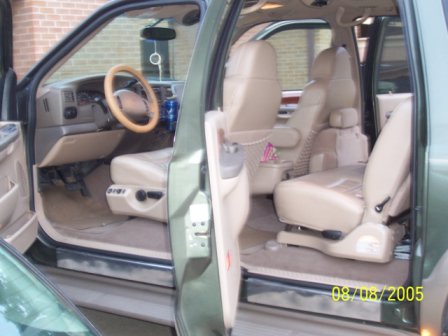 2000 Ford Excursion photo