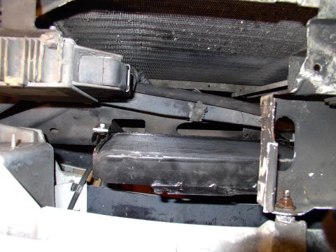 1990 Lincoln Town Car - Another shot from above. You can see it's right in the airstream for maximum flow through of air.