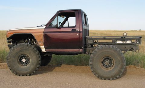 1981 Ford Bronco - Cab on and flatbed finished