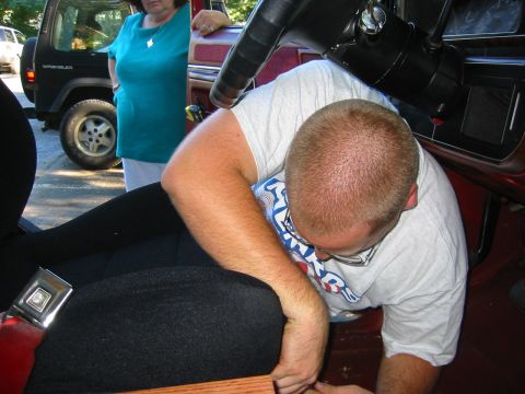 1990 Ford Bronco - nre seat being bolted in