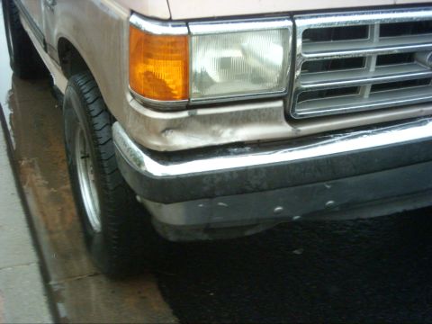1988 Ford Bronco - I hate small cars that pull into on coming traffic...