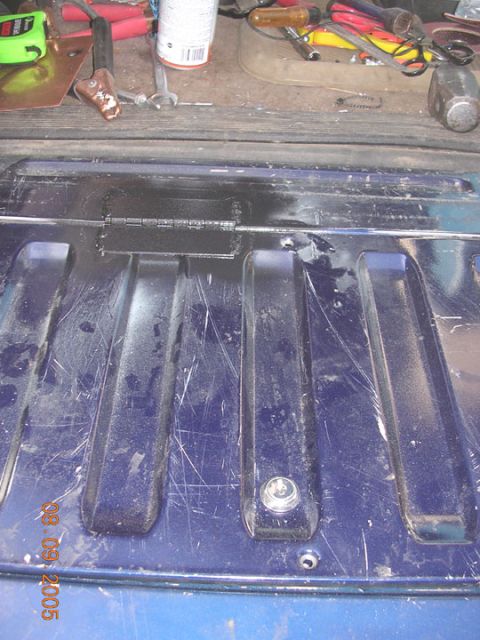 1994 Ford Bronco - one of two locks and hinges