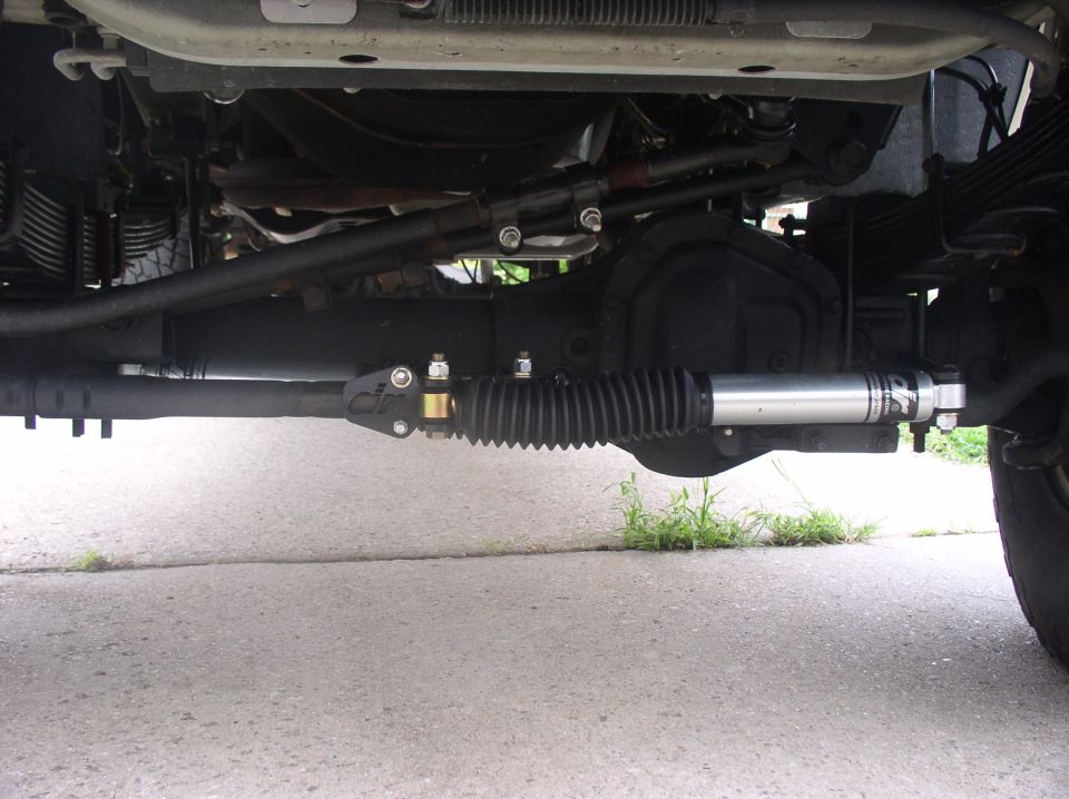 DR dual steering stabilizer with DR shocks