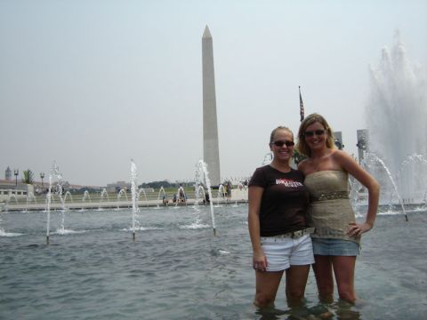 1986 Ford Bronco - Two women pose for a photo in front of the Washington Monument and a series of fountains.
