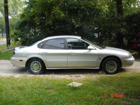1998 Ford Taurus photo