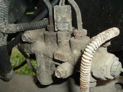 1982 Ford Bronco - Brake Proportioning Valve 8-11-05