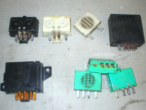 1983 Ford Bronco - Buzzer & Chime Modules The large black one in the lower L is a true [url=http://www.revbase.com/BBBMotor/Wd/DownloadPdf?id=43859]chime modu…