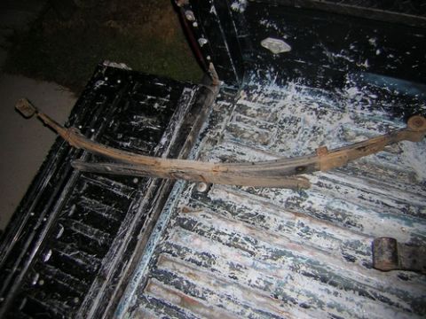 1995 Ford Bronco - Stock rear leafsprings from a 99 dodge ram