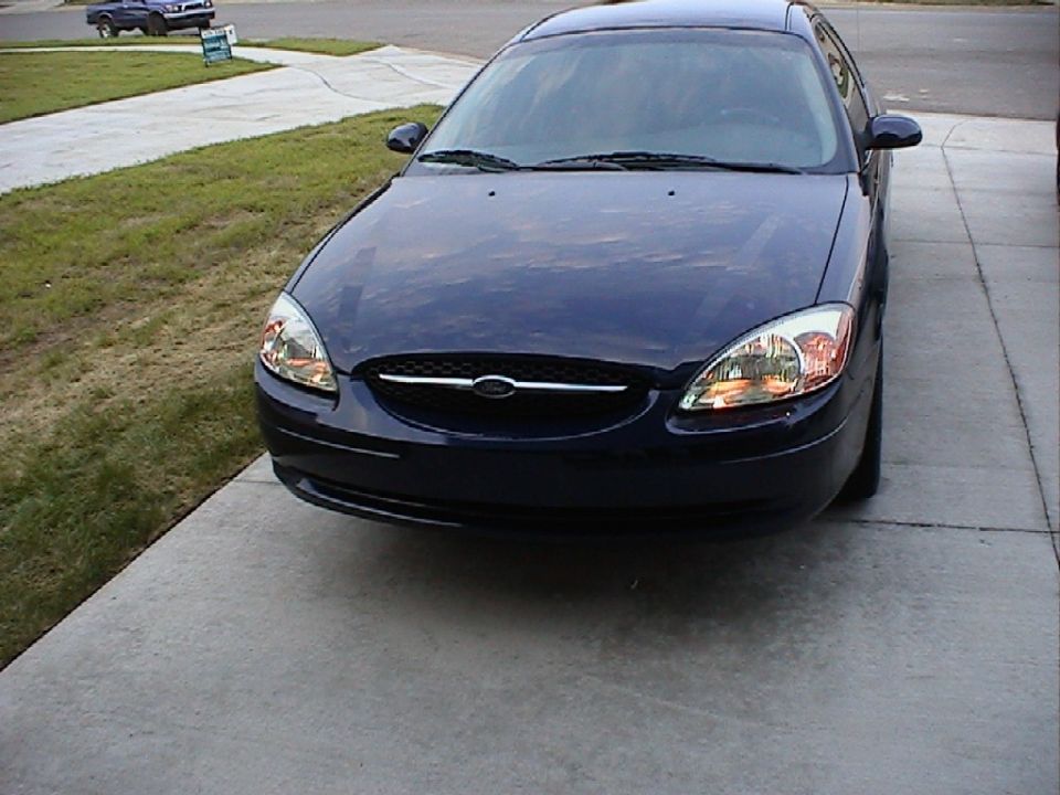 2000 Ford Taurus in 2005