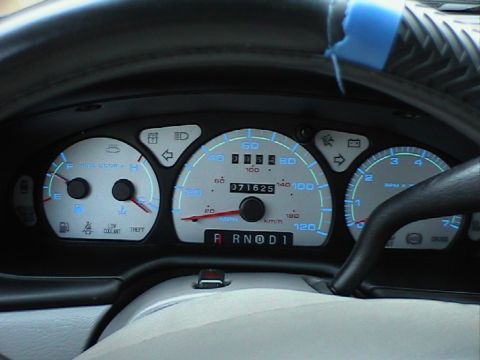 2000 Ford Taurus - Dashboard of a 2000 Ford Taurus, showing gauges and odometer reading 71,625 miles.