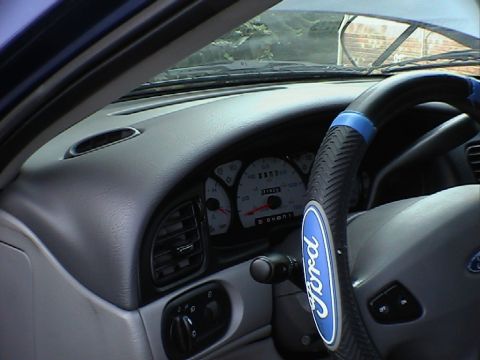 2000 Ford Taurus photo