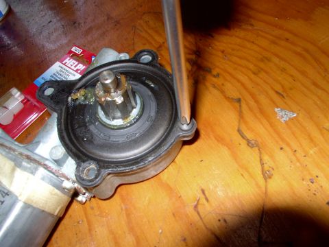 1990 Lincoln Town Car - Out comes one philips screw