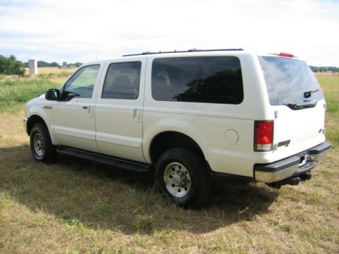2000 Ford Excursion - rear