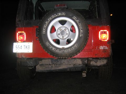 1994 Ford Bronco - look at the gas tank the water line of where the jeep was. not a bad stuck but he could not get out . the bronco had no trouble